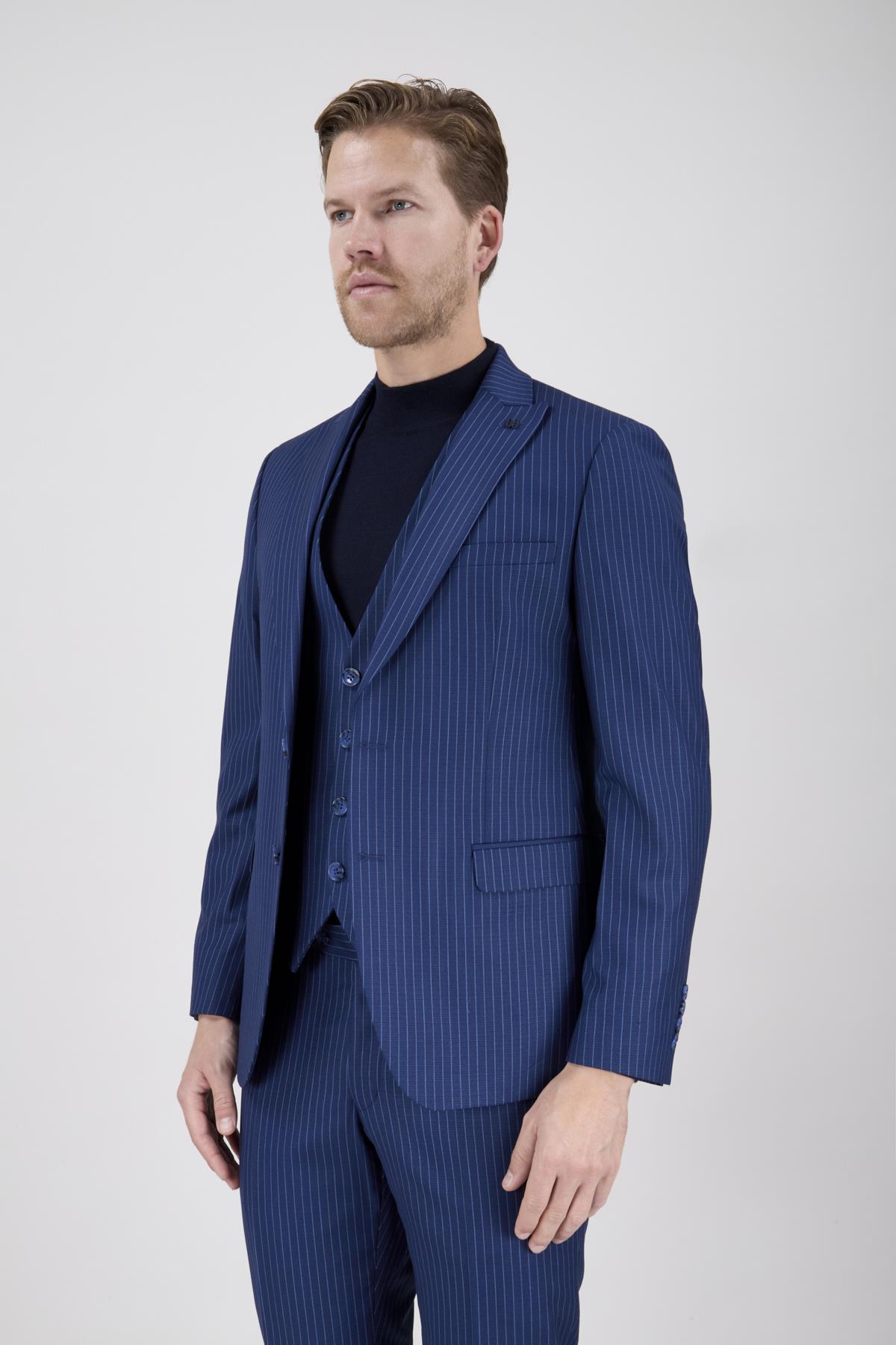 Erkek Slim Fit Sivri Yaka Parlement Yelekli Takım Elbise