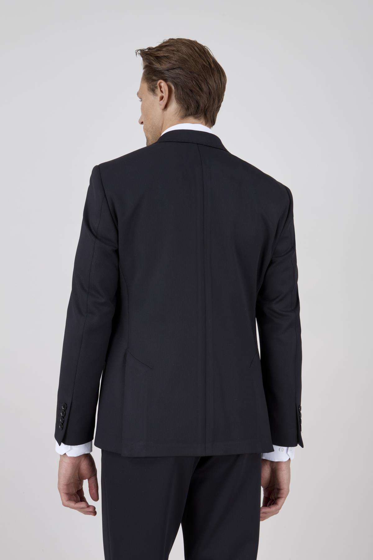 Erkek Slim Fit Sivri Yaka Puntolu Kapak Cepli Siyah Yarım Astar Kruvaze Takım Elbise