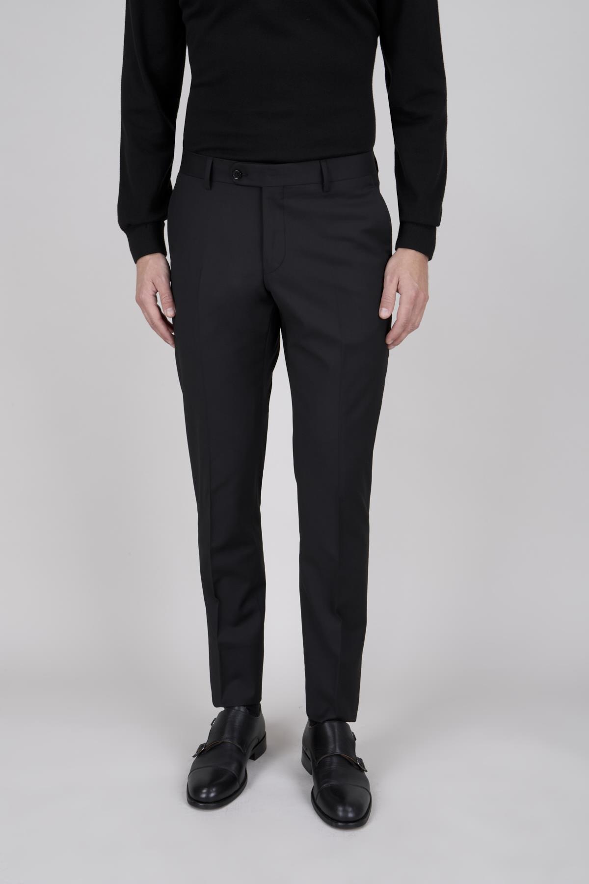 Erkek Slim Fit Sivri Yaka Siyah Yelekli Takım Elbise