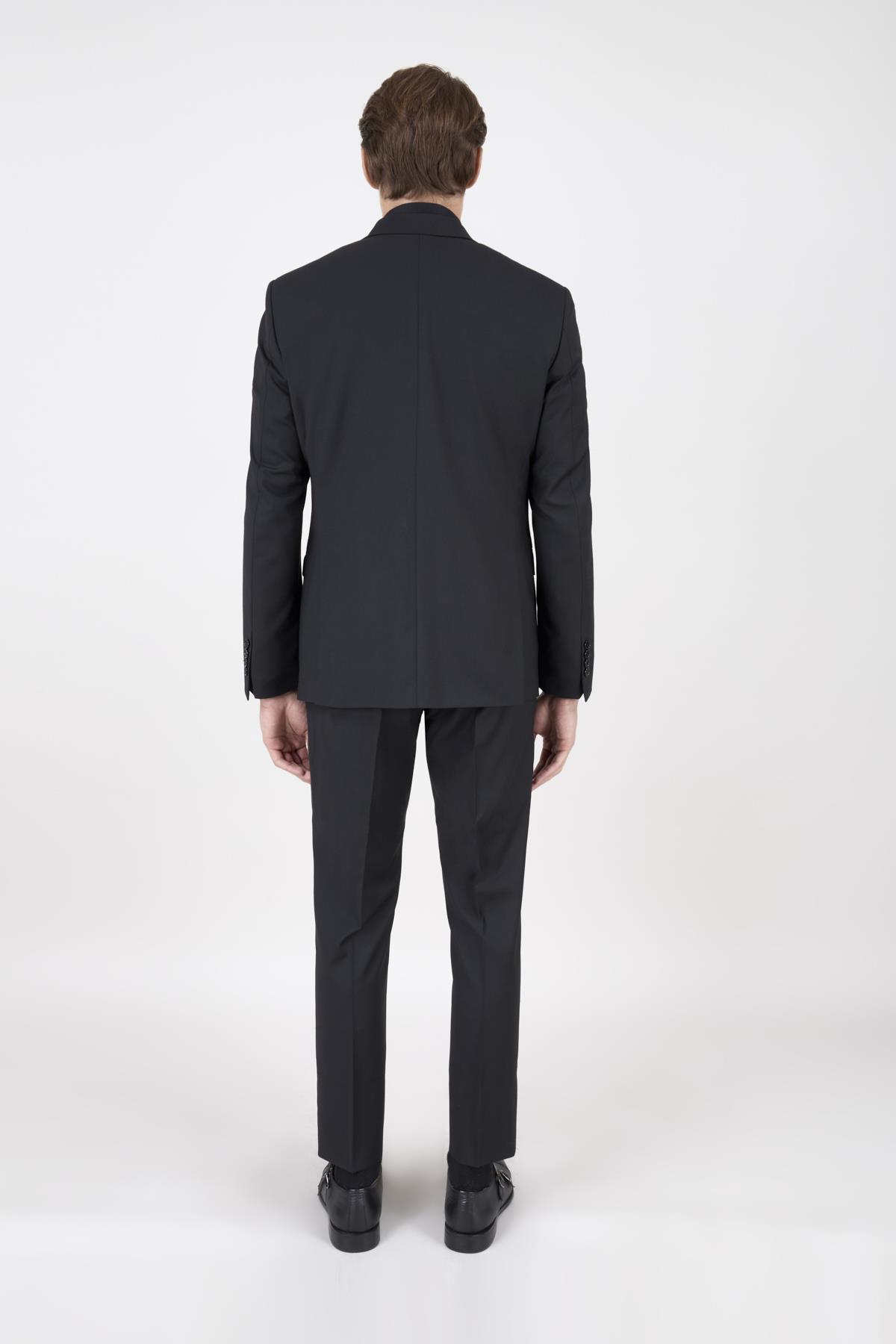 Erkek Slim Fit Sivri Yaka Siyah Yelekli Takım Elbise