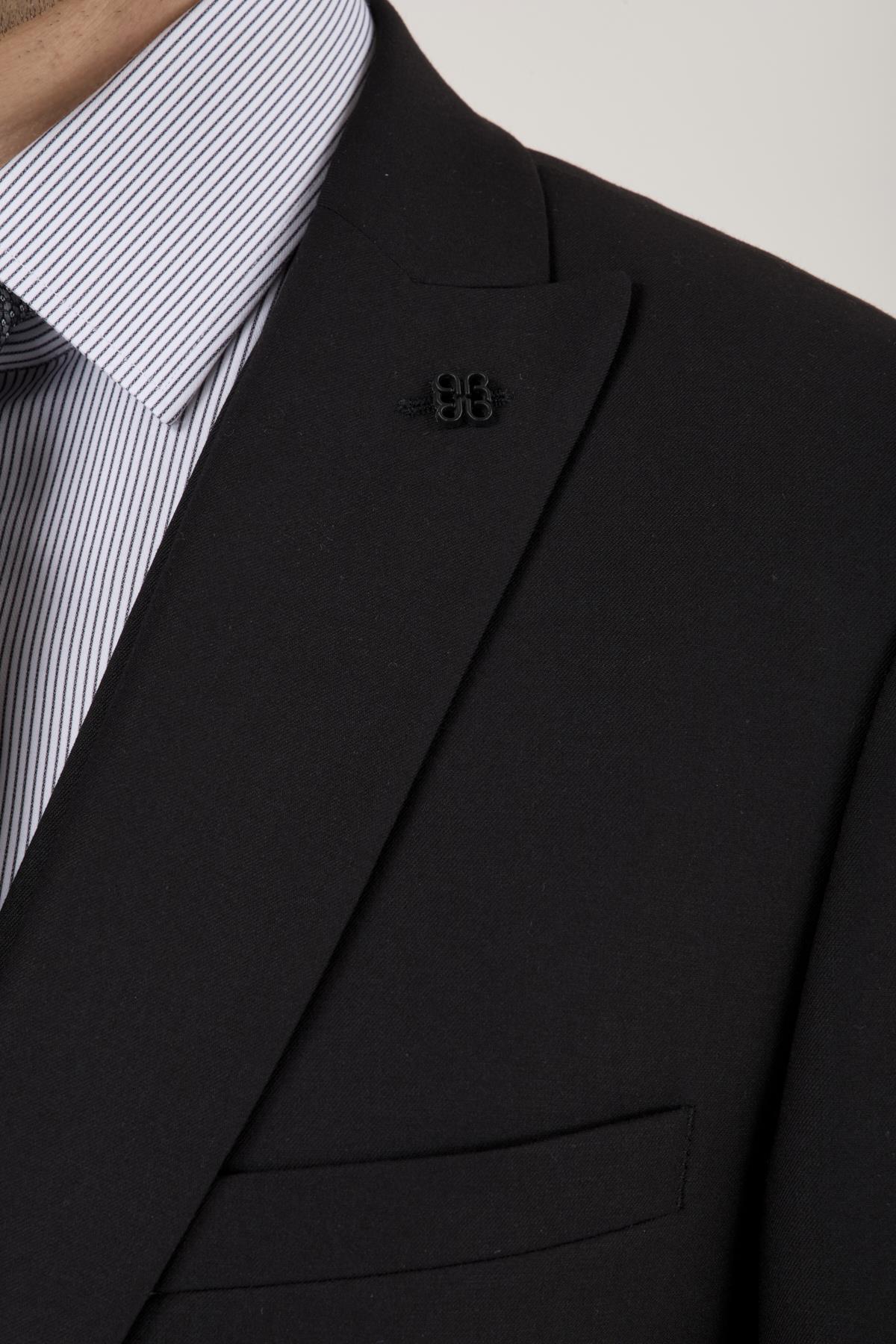 Erkek Slim Fit Sivri Yaka Siyah Yelekli Takım Elbise