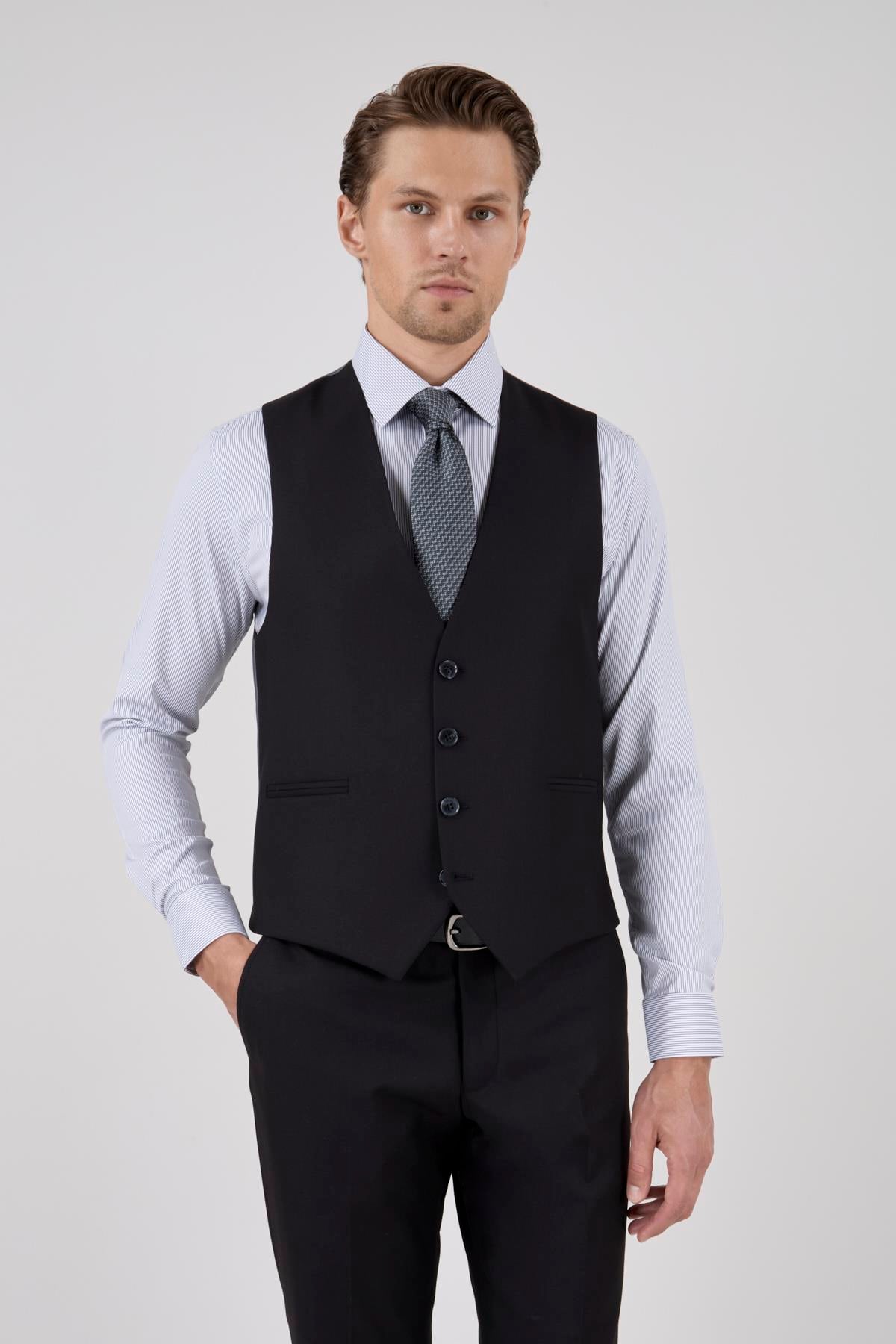 Erkek Slim Fit Sivri Yaka Siyah Yelekli Takım Elbise