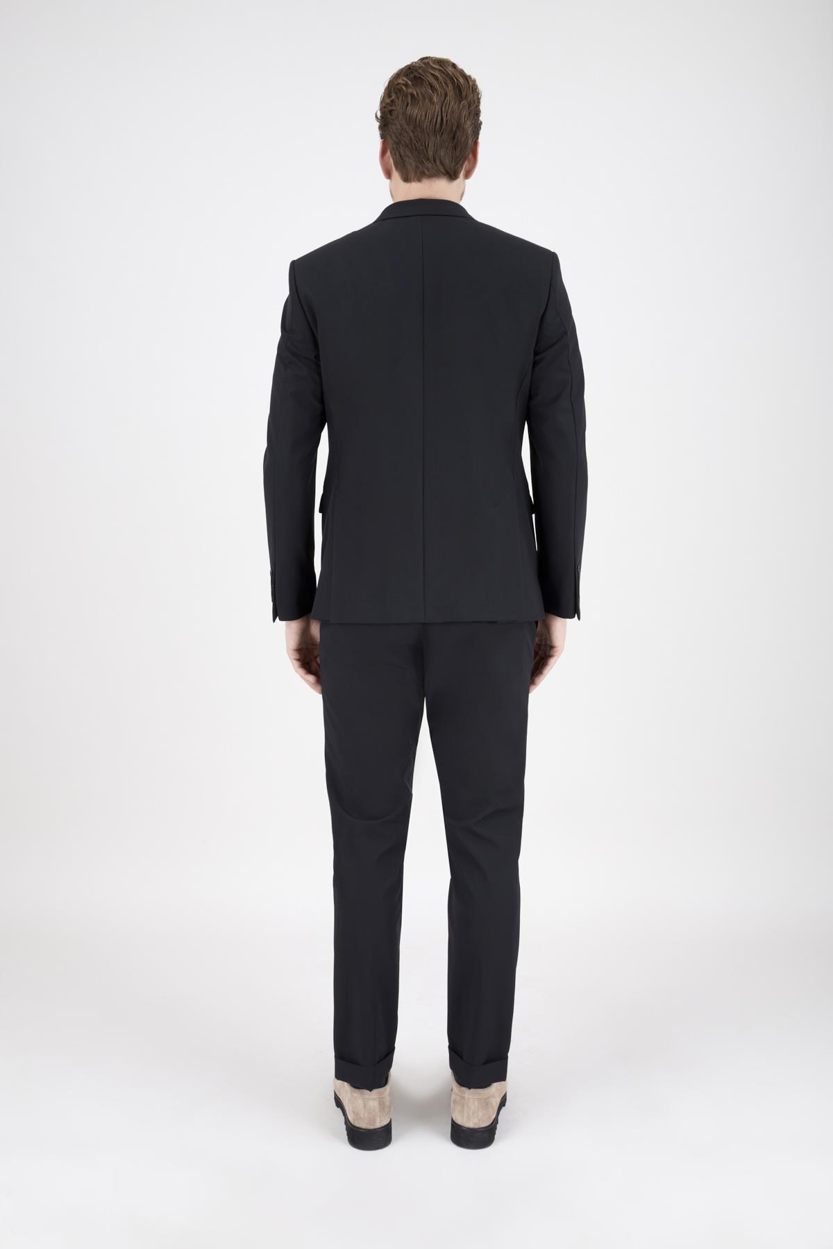 Erkek Slim Fit Sivri Yaka Kapak Cep Yarım Astar Siyah Takım Elbise