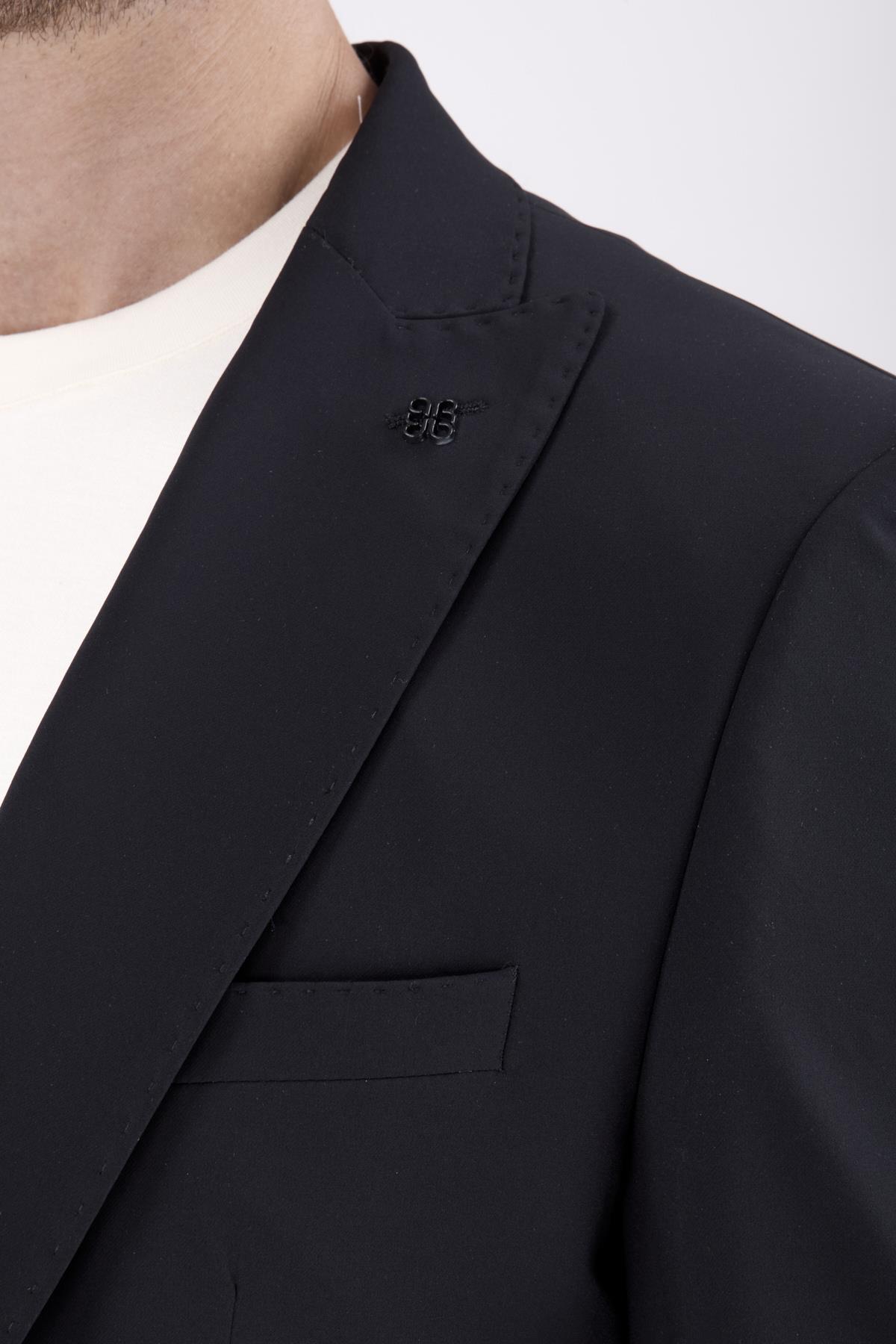 Erkek Slim Fit Sivri Yaka Kapak Cep Yarım Astar Siyah Takım Elbise