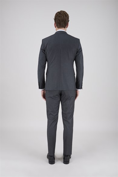 Erkek Slim Fit Sivri Yaka Gri Çizgili Yelekli Takım Elbise