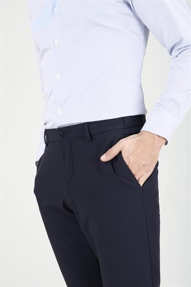 Erkek Slim Fit Sivri Yaka Koyu Lacivert Puntolu Kapak Cepli Yarım Astar Takım Elbise