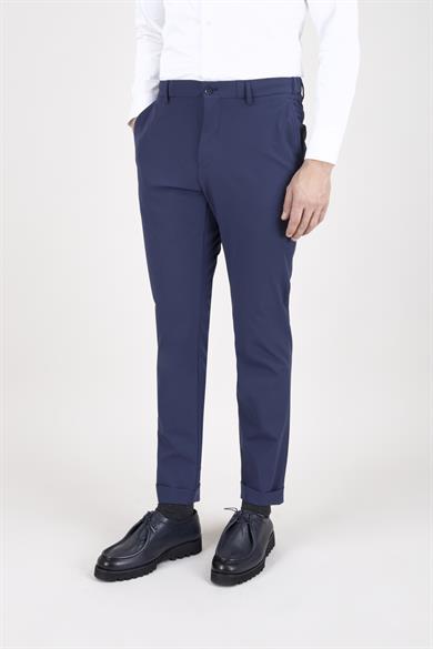Erkek Slim Fit Sivri Yaka Lacivert Puntolu Kapak Cepli Yarım Astar Takım Elbise