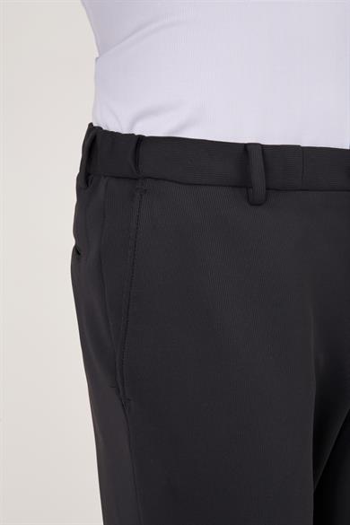 Erkek Slim Fit Sivri Yaka Puntolu Torba Cepli Siyah Yarım Astar Takım Elbise