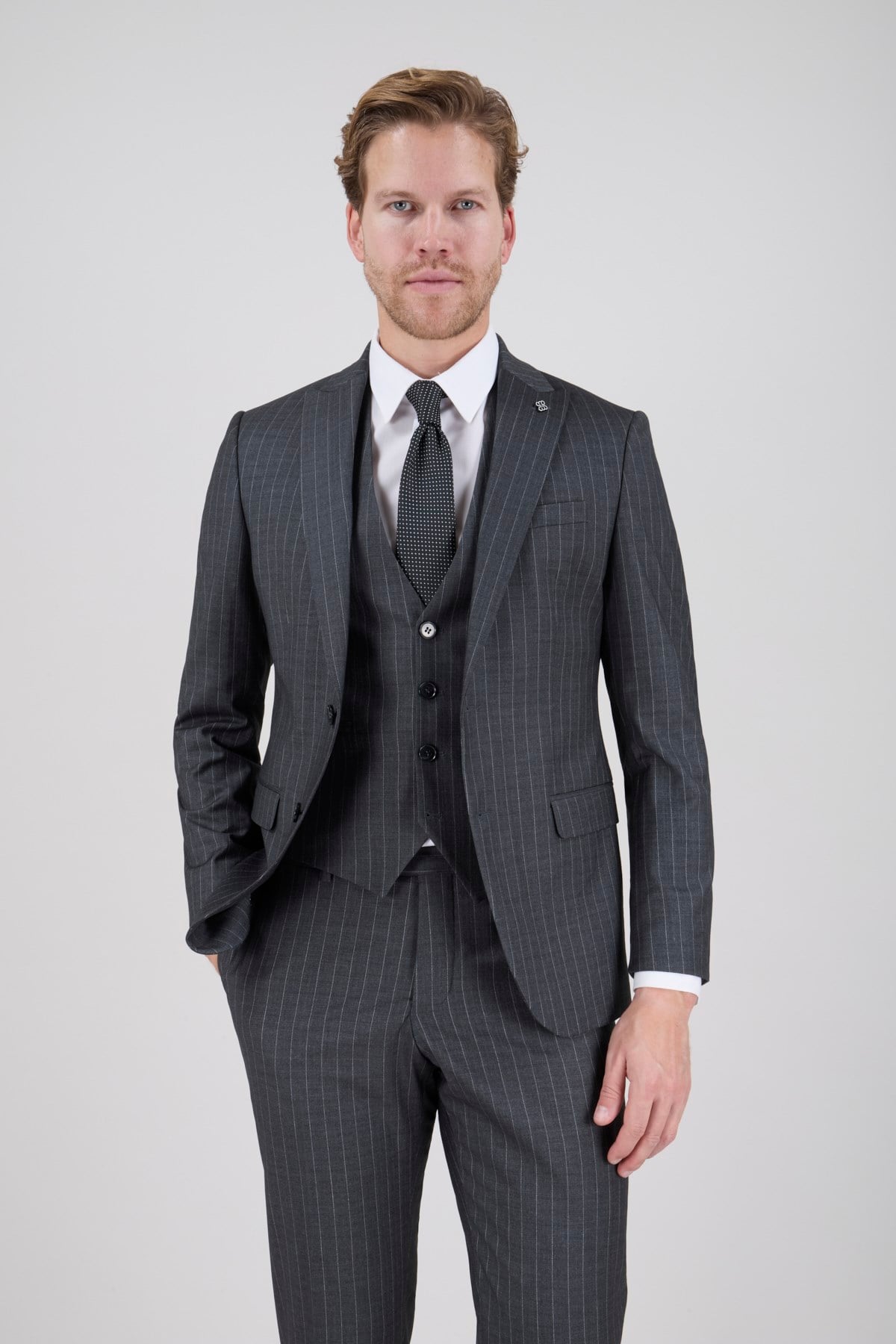 Erkek Slim Fit Sivri Yaka Gri Çizgili Yelekli Takım Elbise