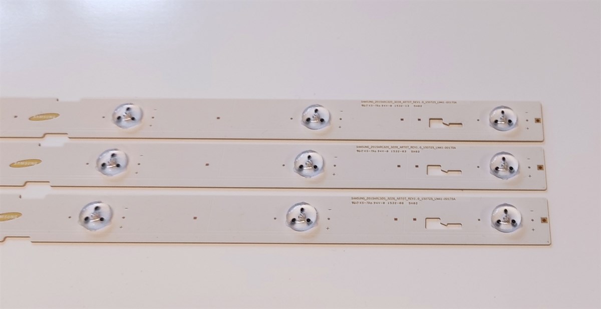 GRUNDIG 32 CLE 6645 AL LED BAR