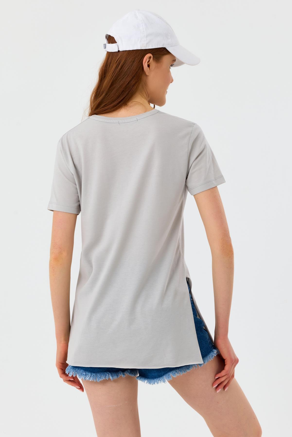 Bisiklet Yaka Yan Yırtmaçlı Basic Tişört - Gri