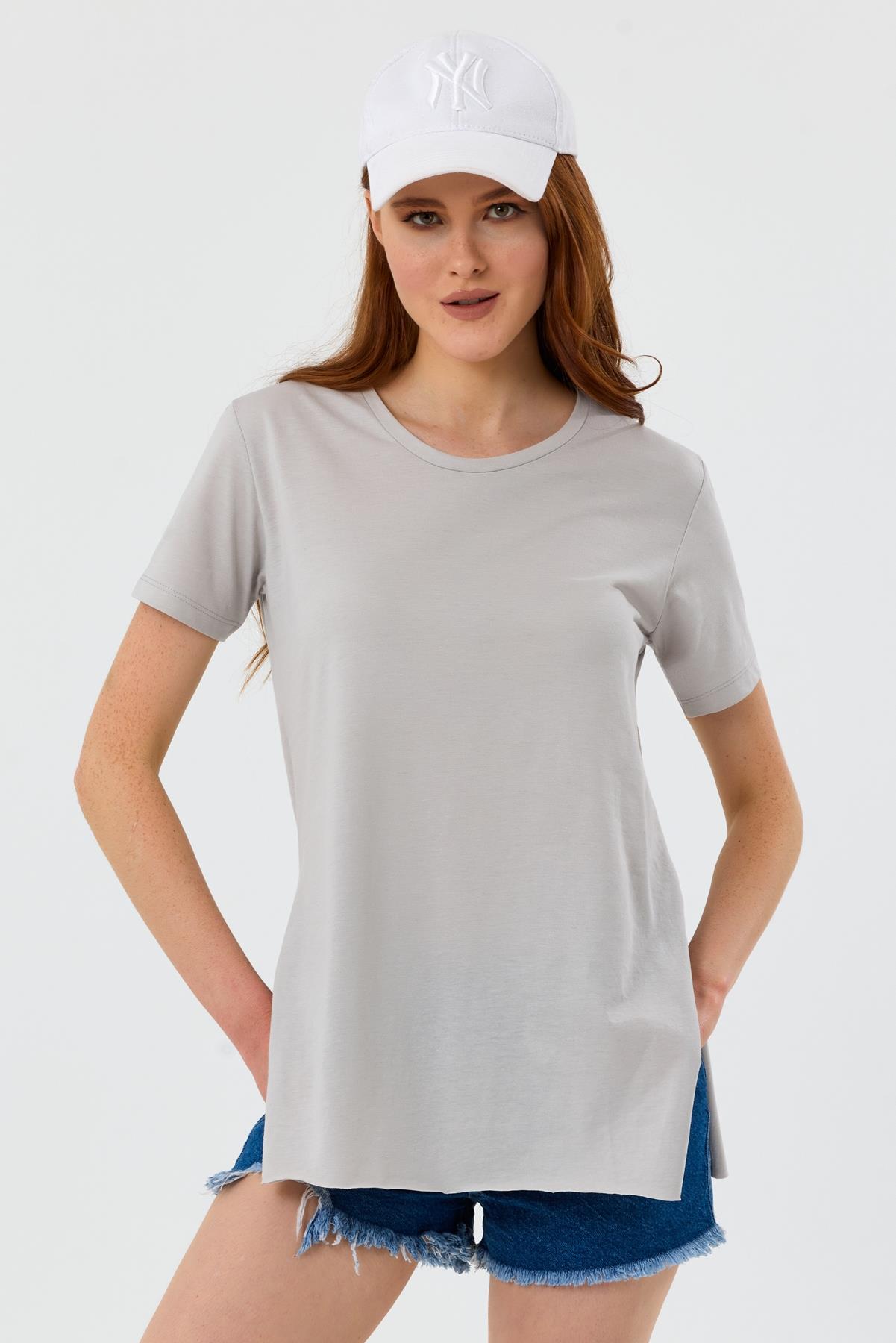 Bisiklet Yaka Yan Yırtmaçlı Basic Tişört - Gri