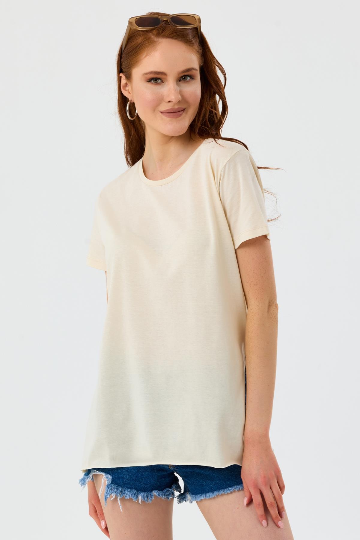 Bisiklet Yaka Yan Yırtmaçlı Basic Tişört - Taş