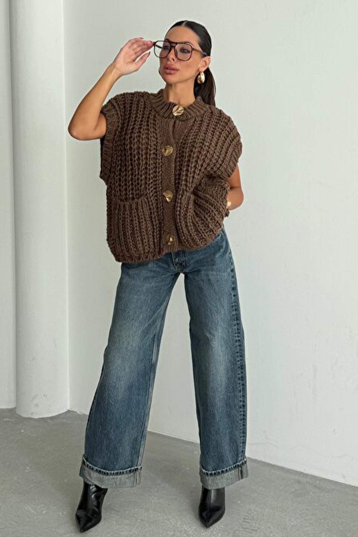 Kalın Örgü Gold Düğmeli Premium Trend Yelek - Kahve