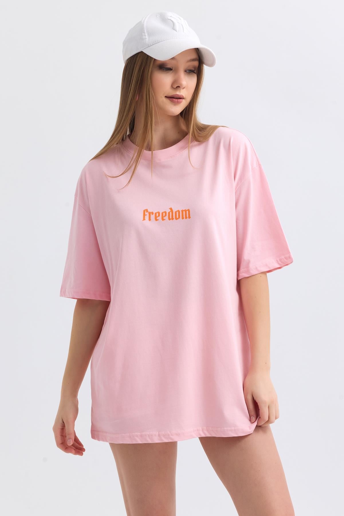 Ön Ve Sırt Freedom Kelebek Baskılı Pamuklu Oversize Tişört - Pembe