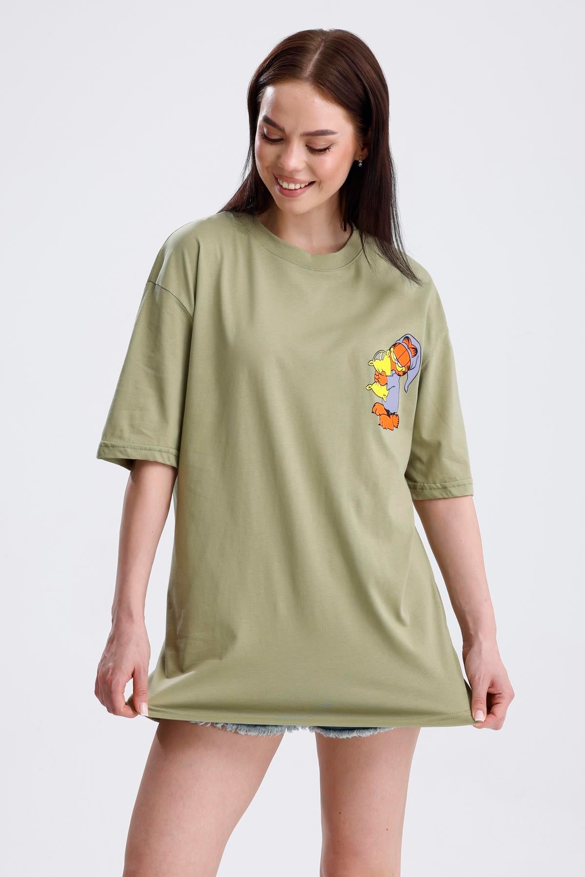 Ön Ve Sırt Uykucu Garfield Baskılı Pamuklu Oversize Tişört - Olive