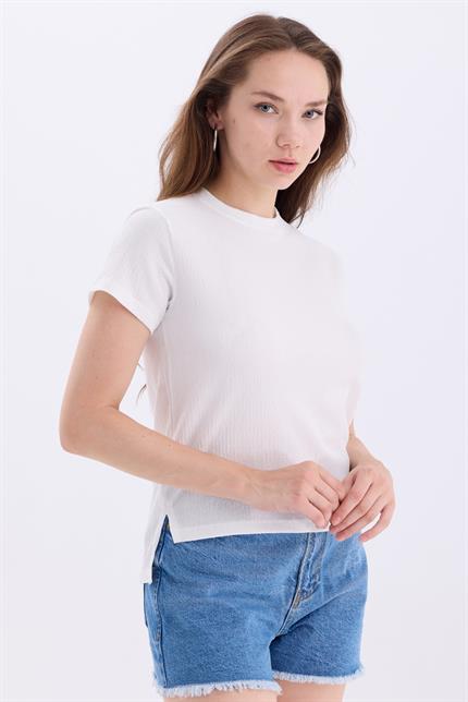 Bisiklet Yaka Yırtmaçlı Basic Crop Tişört - Beyaz