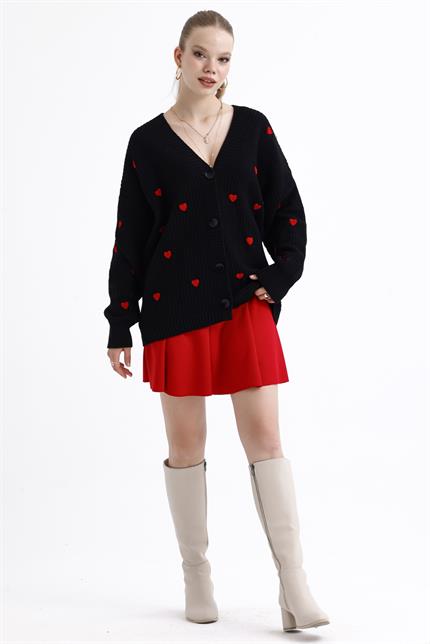 Kalp Nakışlı Düğmeli Oversize Triko Hırka - Siyah