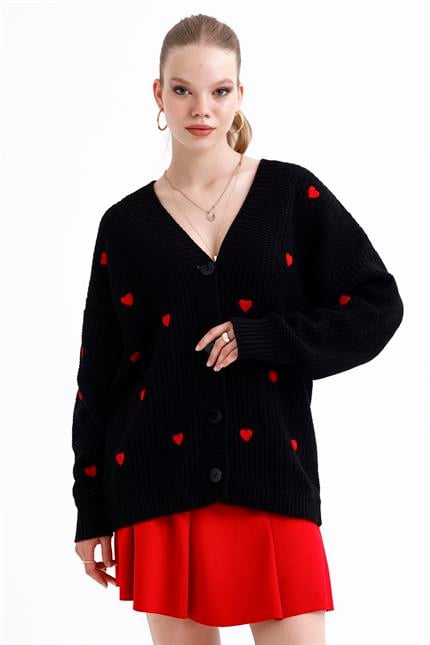 Kalp Nakışlı Düğmeli Oversize Triko Hırka - Siyah
