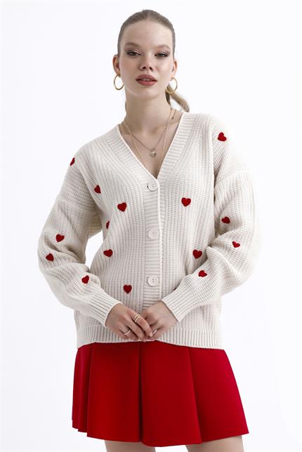 Kalp Nakışlı Düğmeli Oversize Triko Hırka - Ekru