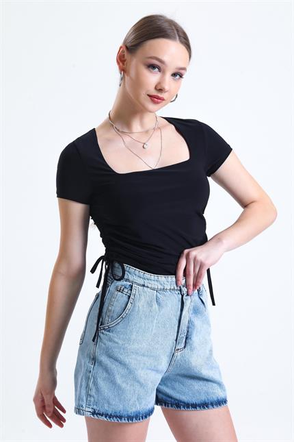 Kare Yaka Kısa Kollu Yanı Büzgülü Sandy Bluz - Siyah