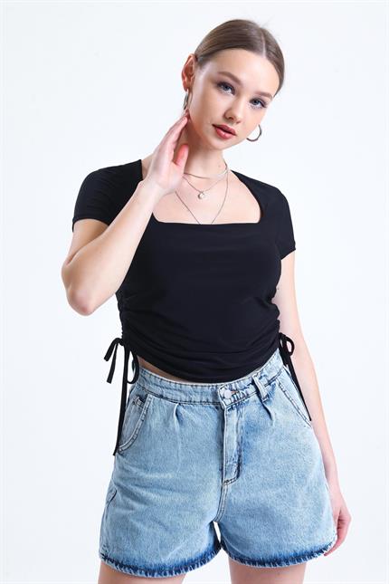 Kare Yaka Kısa Kollu Yanı Büzgülü Sandy Bluz - Siyah