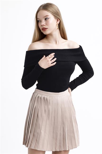 Madonna Yaka Şardonlu Fitilli Kazak - Siyah