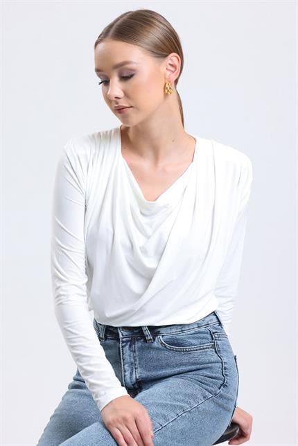 Omuz Vatkalı Degaje Yaka Dökümlü Bluz - Ekru