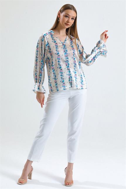 Süs Düğmeli V Yaka Volan Kollu Çiçek Desenli Yazlık Saten Bluz - Buz Mavi