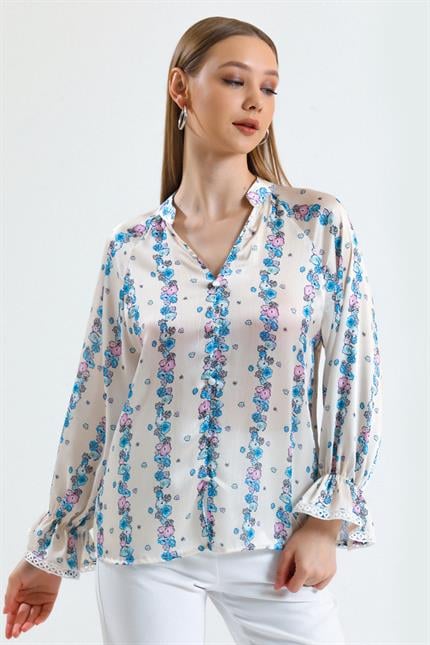 Süs Düğmeli V Yaka Volan Kollu Çiçek Desenli Yazlık Saten Bluz - Buz Mavi