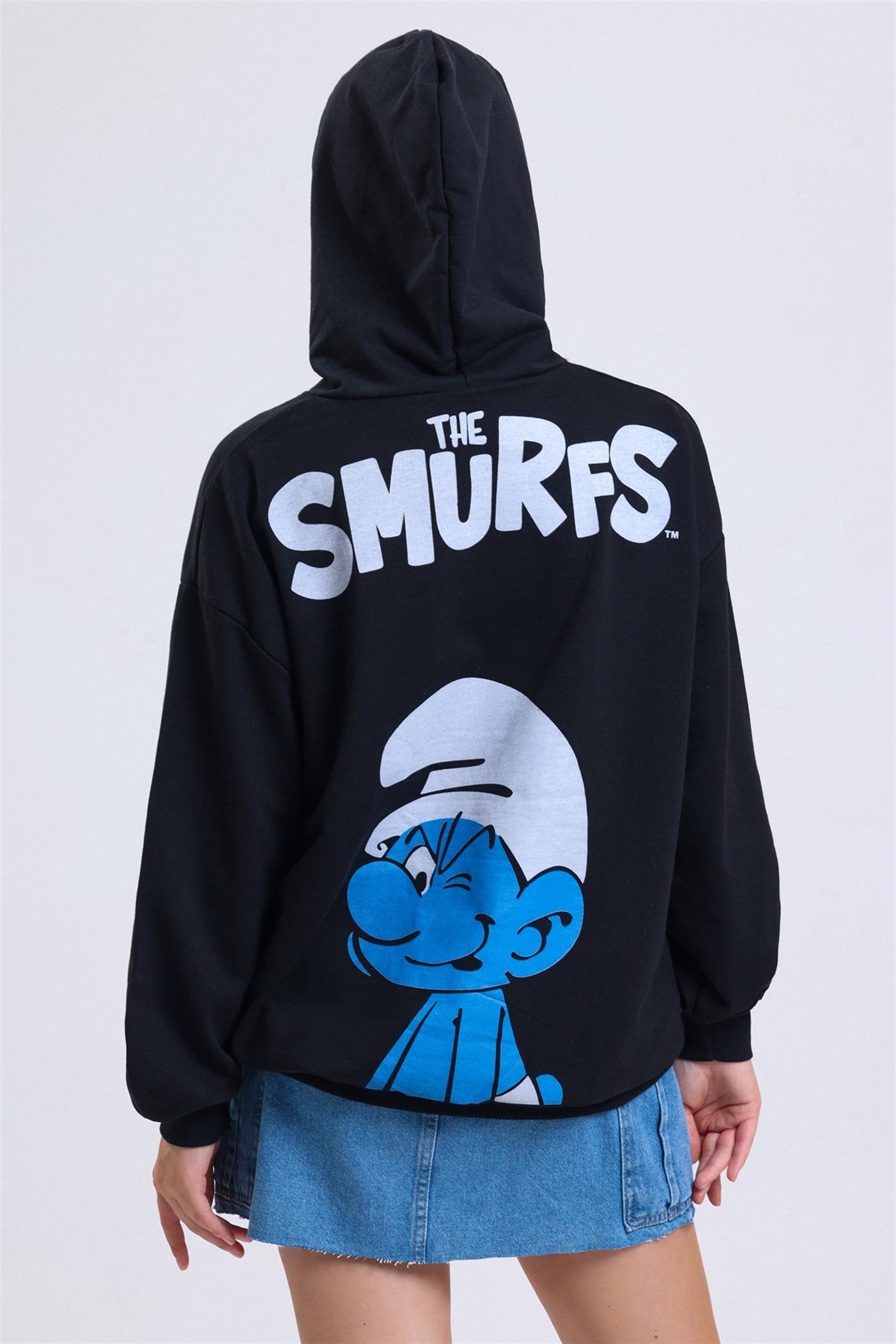 Kadın Ön Ve Sırt Smurfs Baskılı Kanguru Cepli Kapüşonlu Oversize Sweatshirt - Siyah