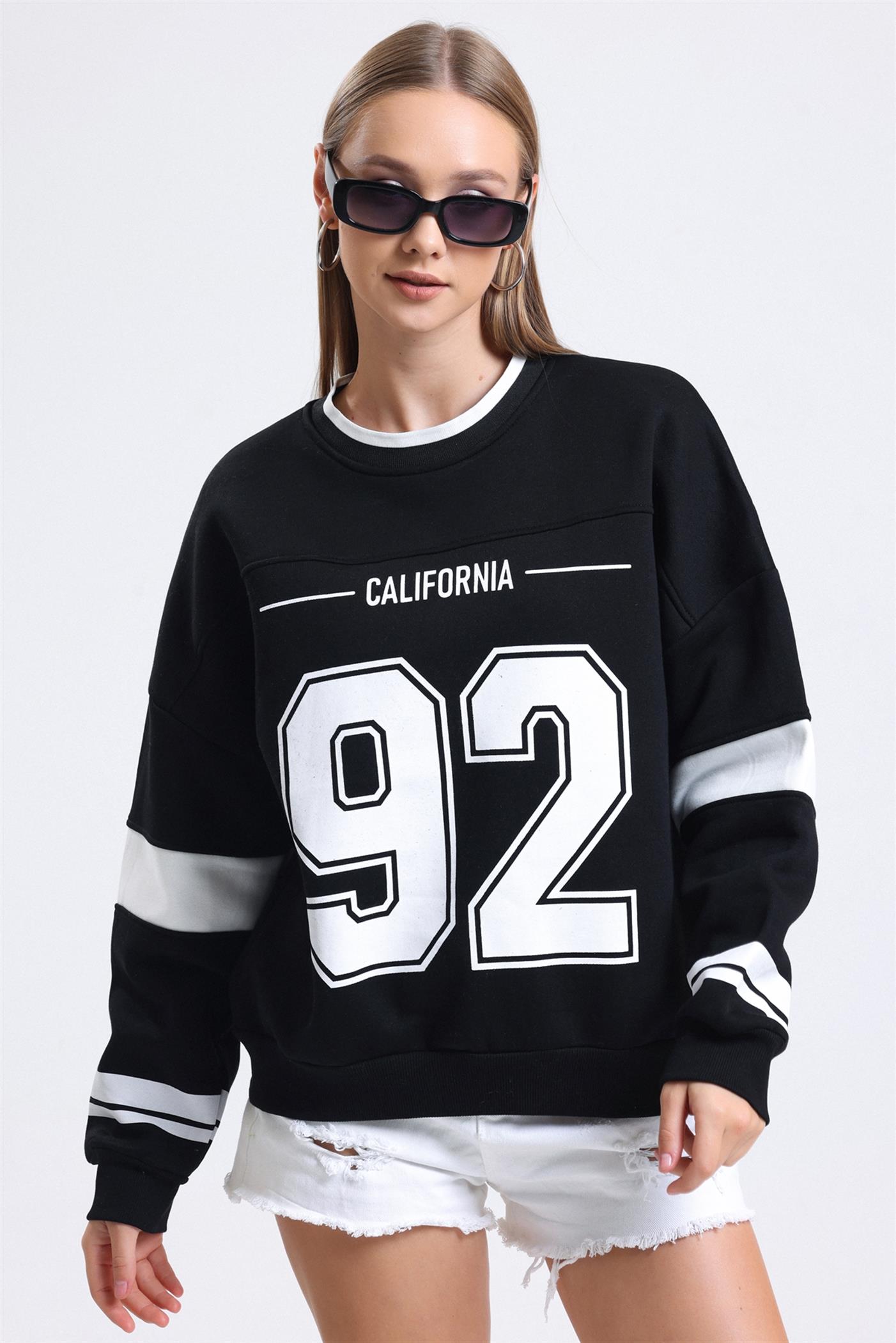 Renk Bloklu Yaka Ribanalı Baskılı Şardonlu Oversize Sweatshirt - Siyah