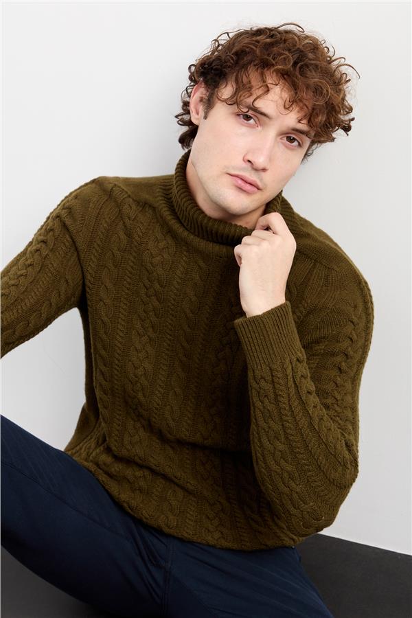 Мужская водолазка вязаный шерстяной свитер зеленый