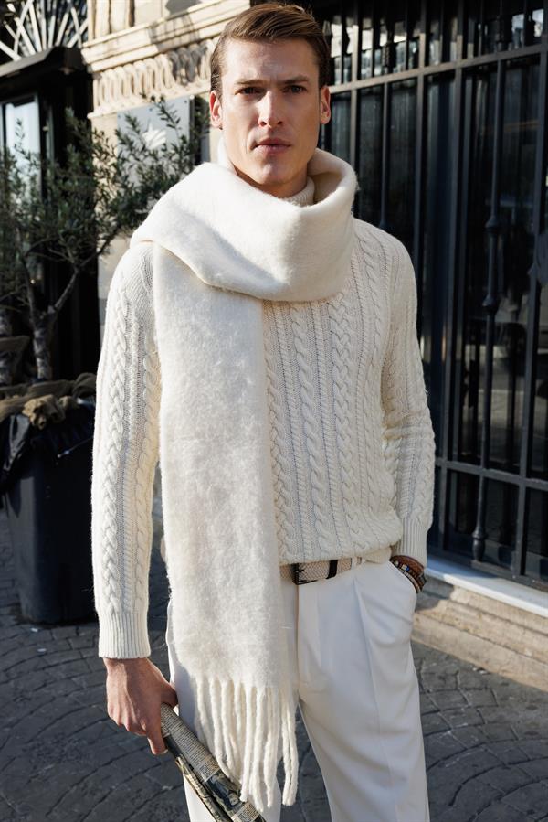 Мужская водолазка вязаный шерстяной свитер цвет кости