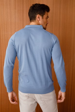 Мужской базовый трикотажный свитер с воротником поло темно- пепельно синий