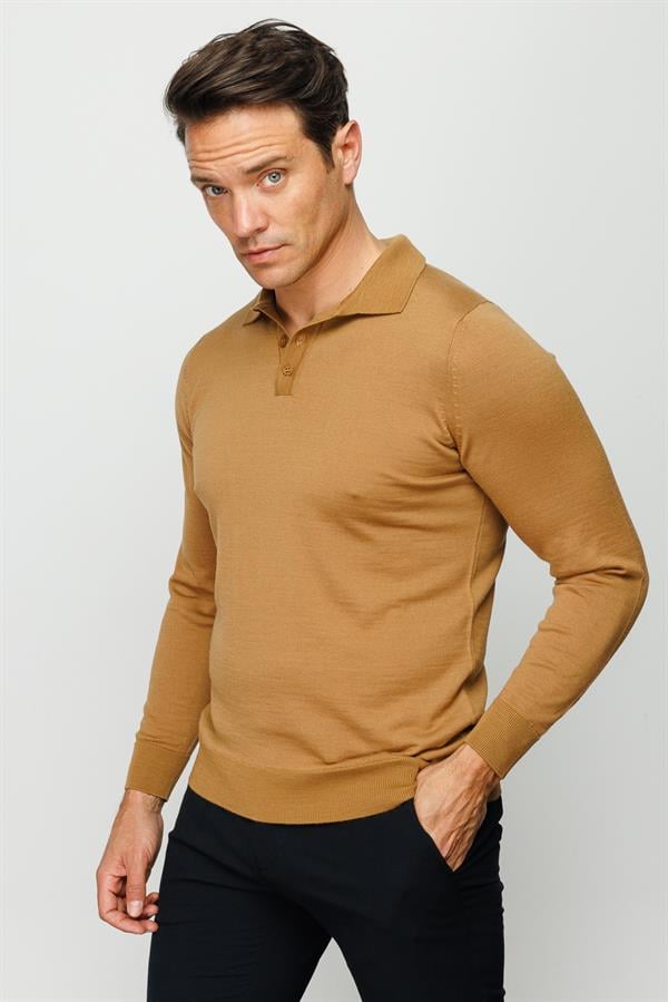 Мужской базовый трикотажный свитер с воротником-поло цвет Camel