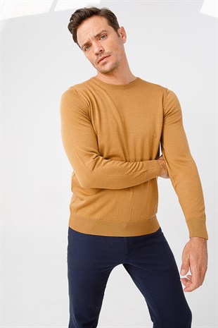 Мужской базовый свитер с круглым вырезом и трикотажем Светло-коричневый