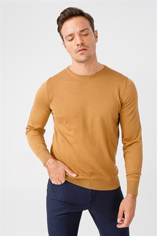 Мужской базовый свитер с круглым вырезом и трикотажем Светло-коричневый