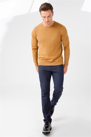 Мужской базовый свитер с круглым вырезом и трикотажем Светло-коричневый