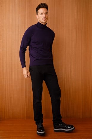 Мужской Базовый свитер с круглым вырезом темно-фиолетовый