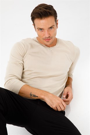 Мужской базовый трикотажный свитер с v-образным вырезом Бежевый