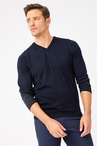 Мужской базовый трикотажный свитер с v-образным вырезом темно-синий