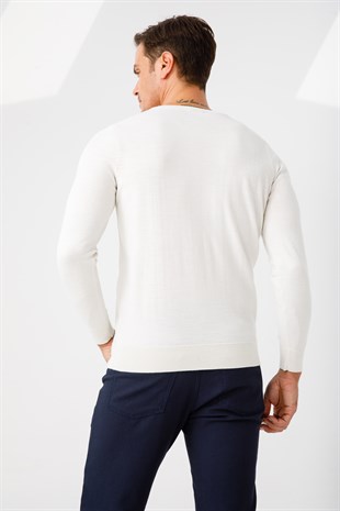 Мужской базовый трикотажный свитер с V-образным вырезом цвета кости