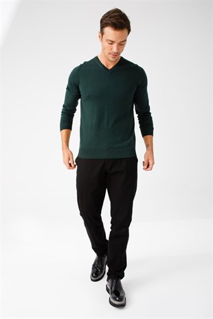 Мужской базовый трикотажный свитер с v-образным вырезом темно-зеленый