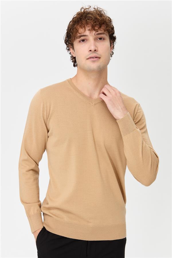 Мужской базовый трикотажный свитер с v-образным вырезом ЧЕРНЫЙ КОФЕ