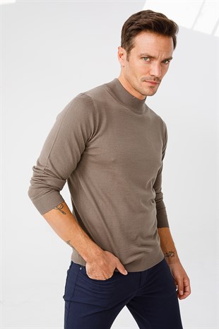 Мужской базовый свитер с имитацией водолазки из норки