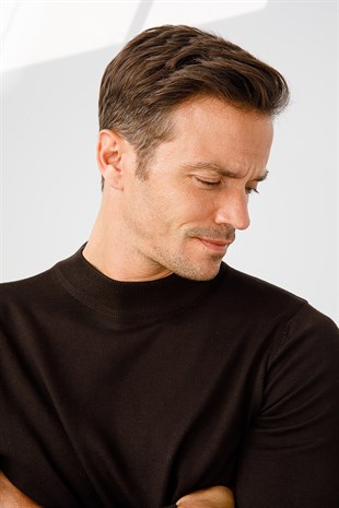 Мужской Базовый свитер с имитацией водолазки Коричневого цвета