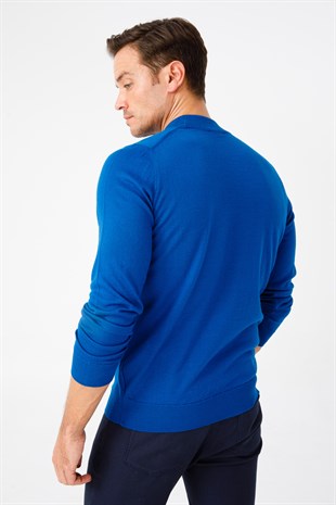 Мужской базовый свитер с имитацией водолазки Синий