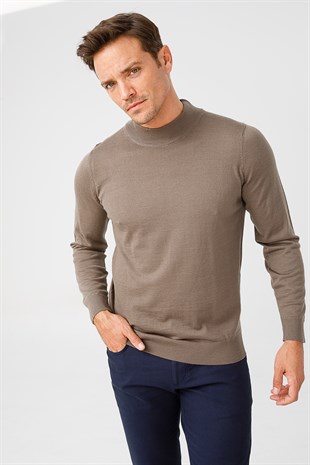 Мужской базовый свитер с имитацией водолазки из норки