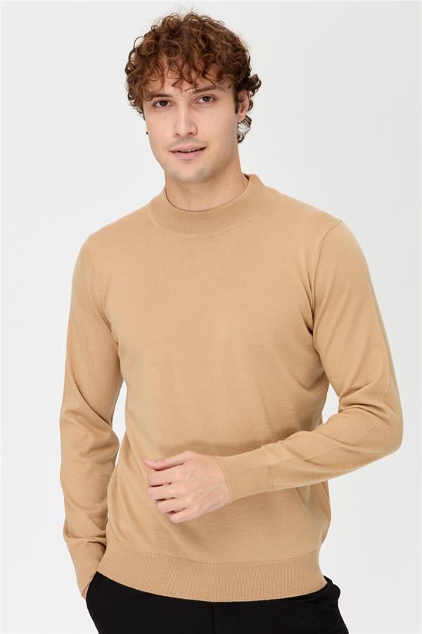 Мужской базовый свитер с имитацией водолазки коричневый